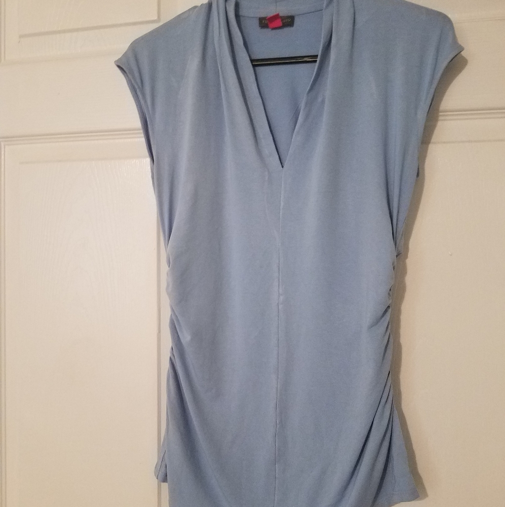 Vince camuto Light blue top V-neck rushed sides size medium - Picture 2 of 3